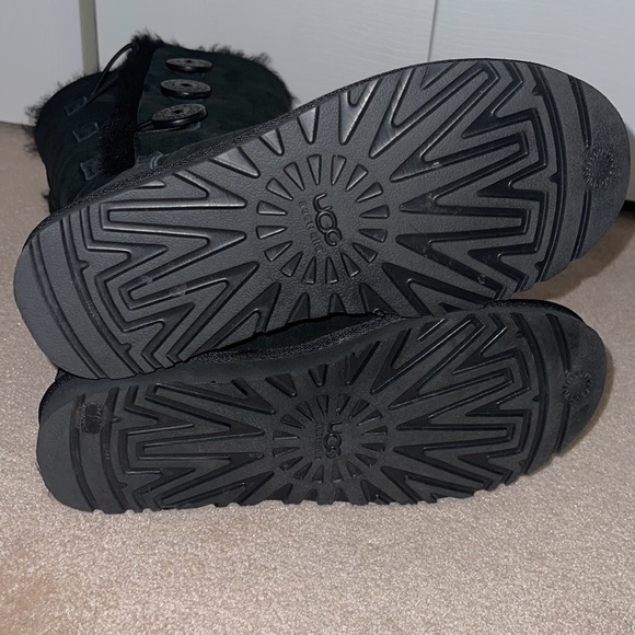 Ugg Black Triplet Bailey Button Boots - Picture 8 of 8
